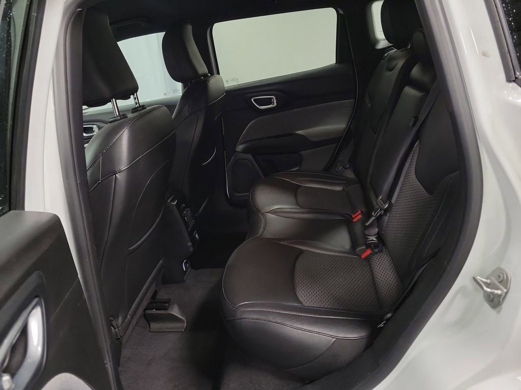 Used 2024 Jeep Compass Latitude image 23