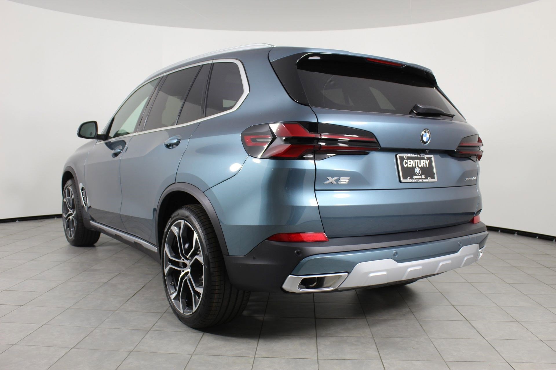 New 2026 BMW X5 xDrive40i w/ Premium Package AWD/4WD image 3