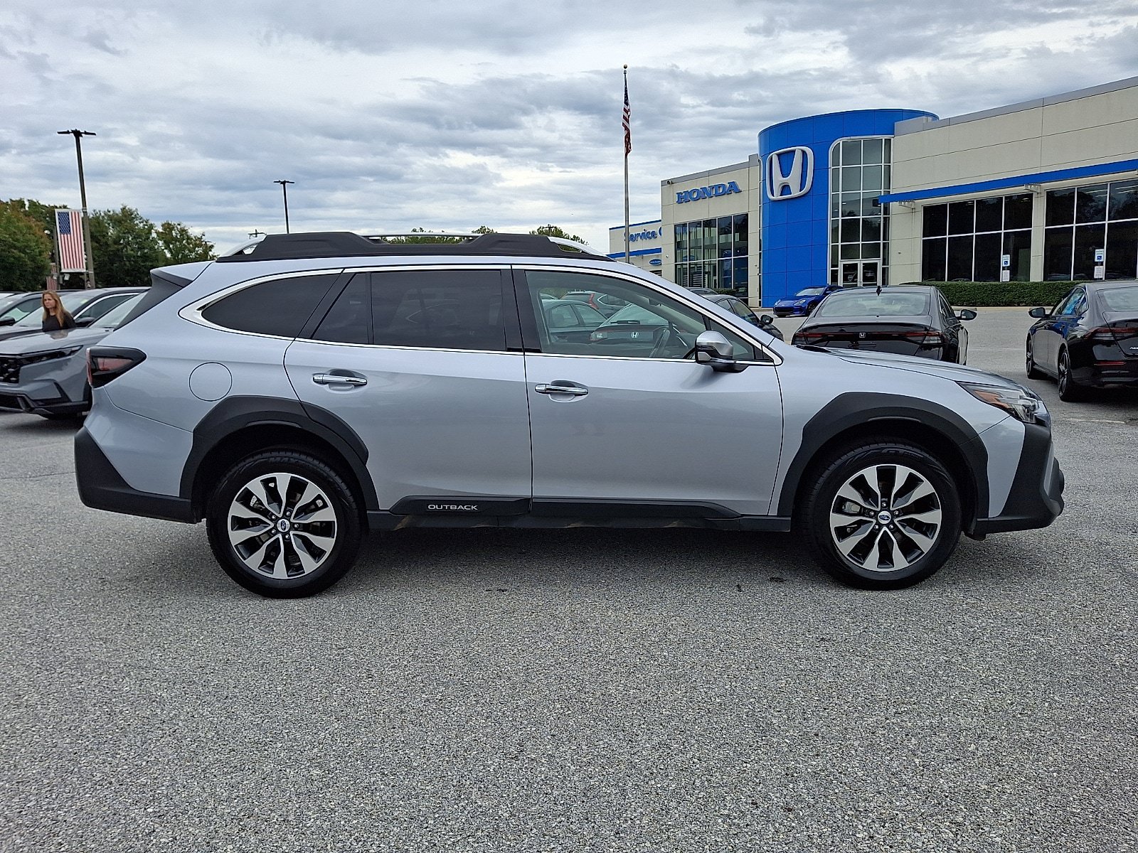 Used 2023 Subaru Outback Touring XT AWD/4WD image 7