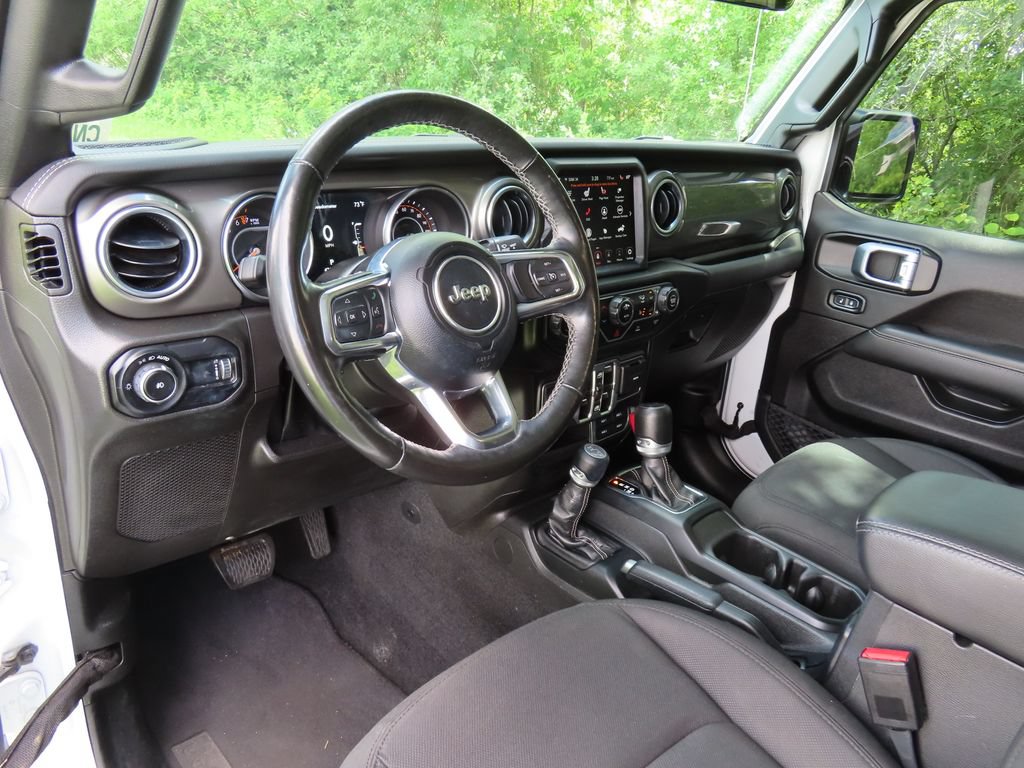 Used 2023 Jeep Wrangler Unlimited Sahara w/ Cold Weather Group AWD/4WD image 22
