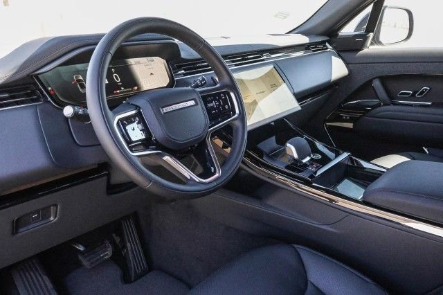 New 2025 Land Rover Range Rover Sport SE image 18
