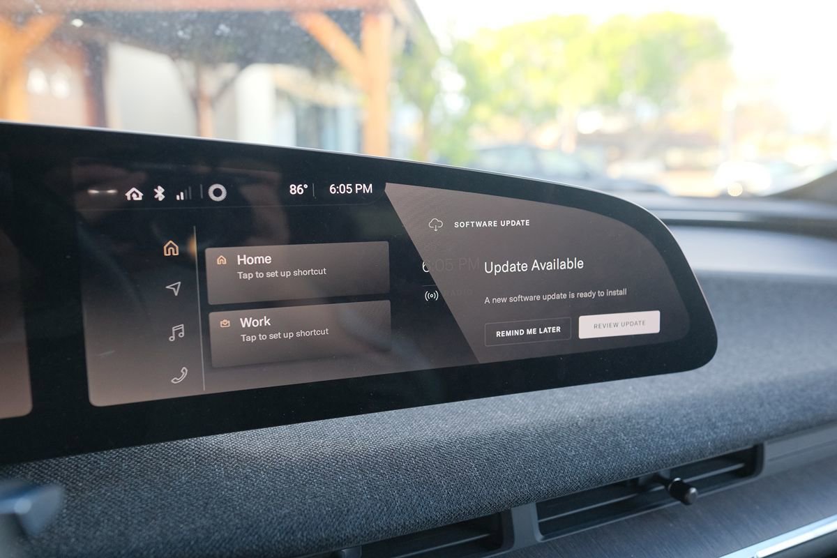 Used 2024 Lucid Air Touring image 17