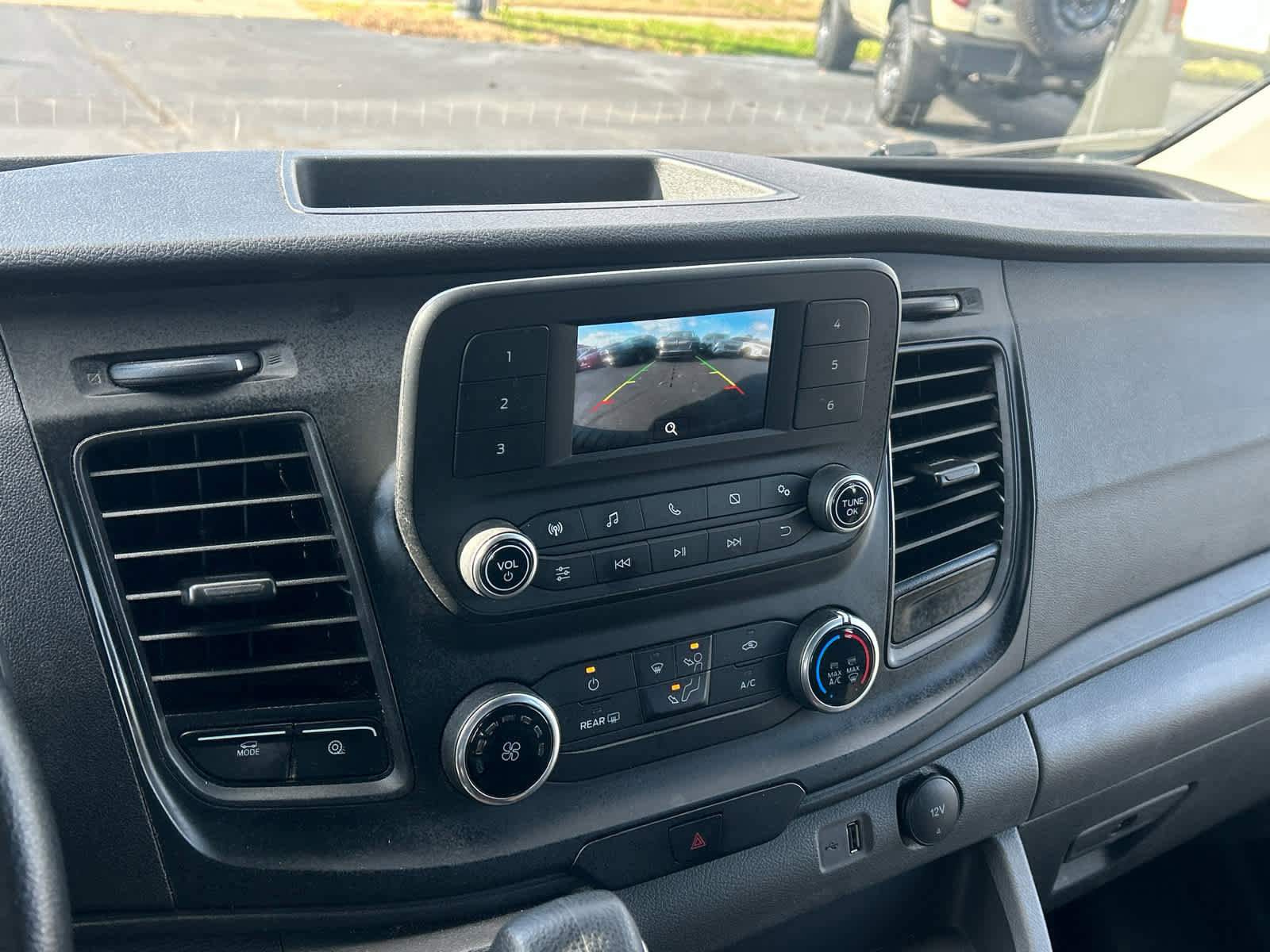 Used 2023 Ford Transit 250 Low Roof AWD w/ Exterior Upgrade Package image 25