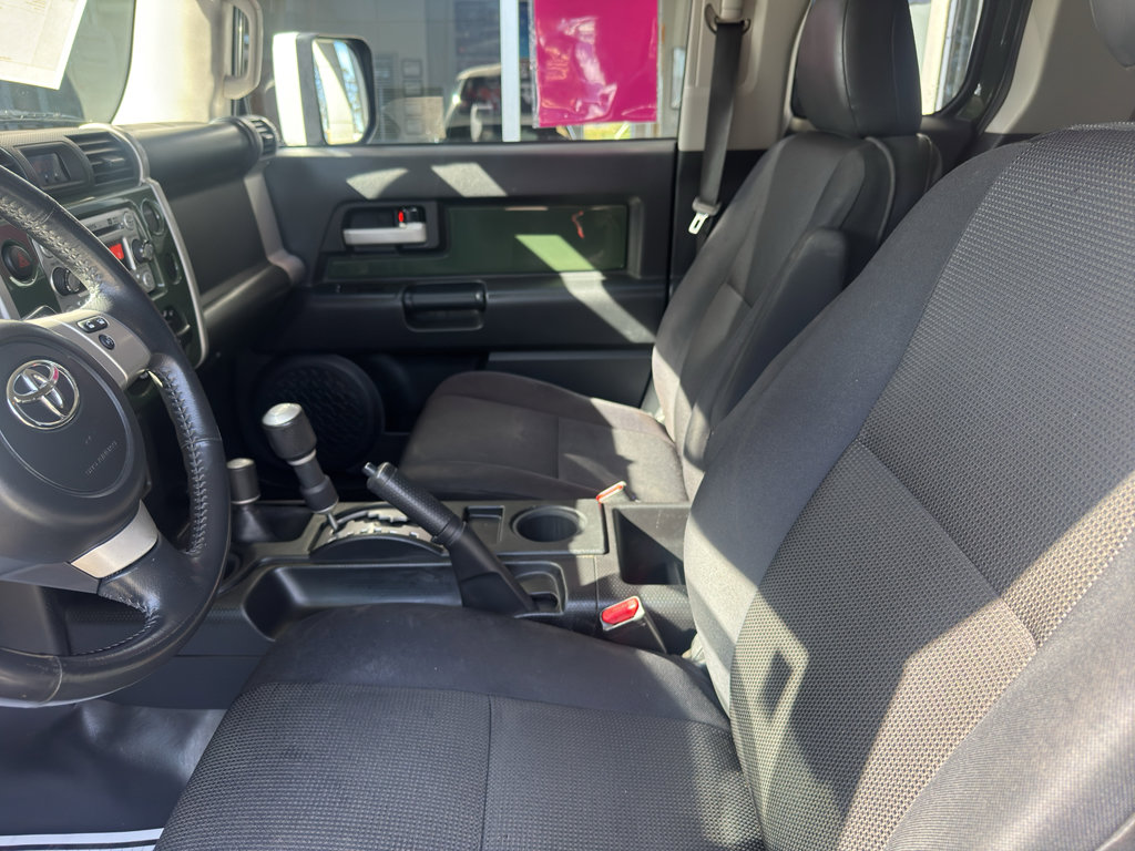 Used 2013 Toyota FJ Cruiser 4WD w/ Upgrade Pkg image 4