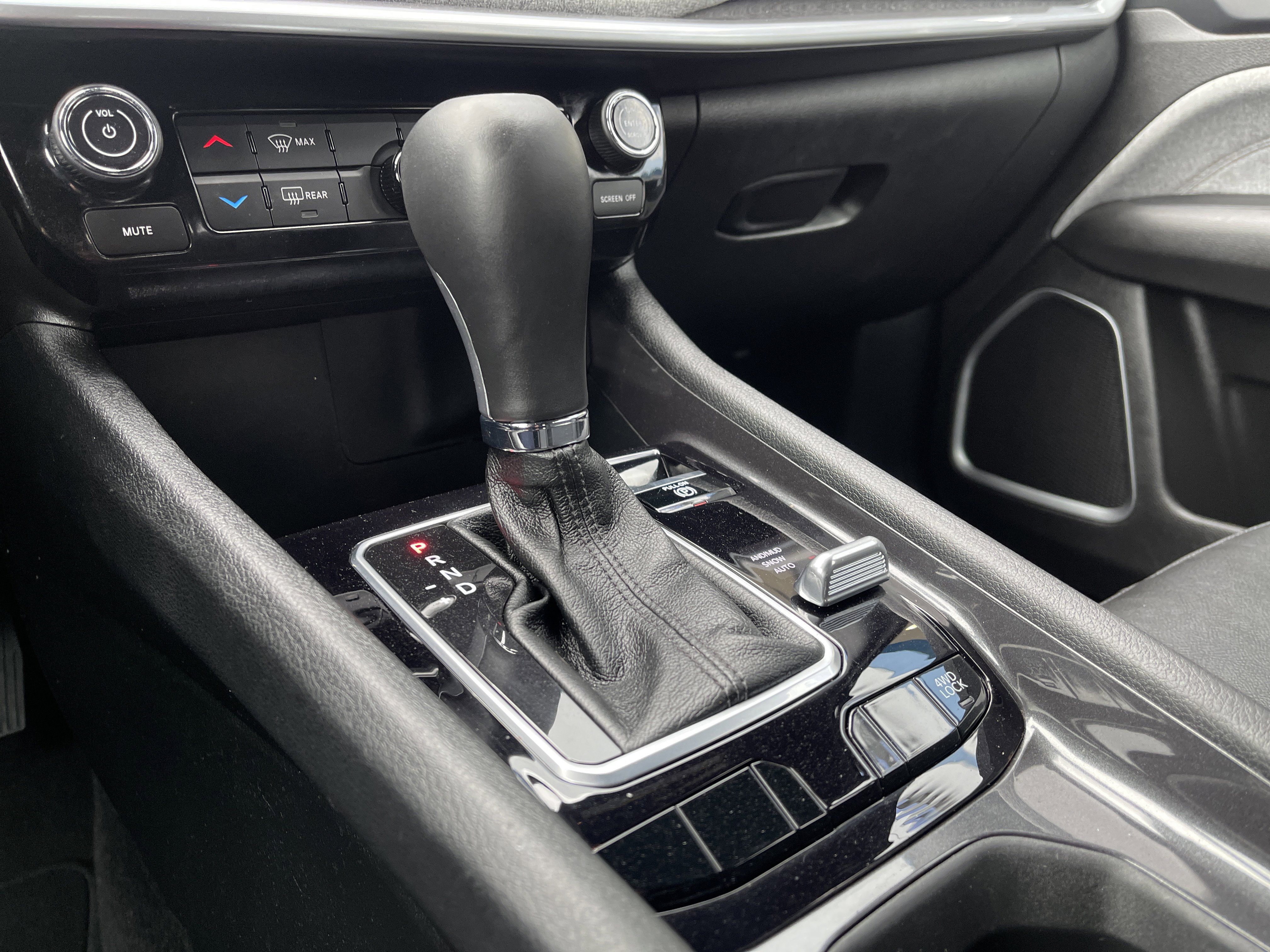 Used 2024 Jeep Compass Latitude image 31