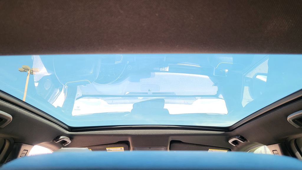 Used 2018 Land Rover Discovery Sport HSE image 38