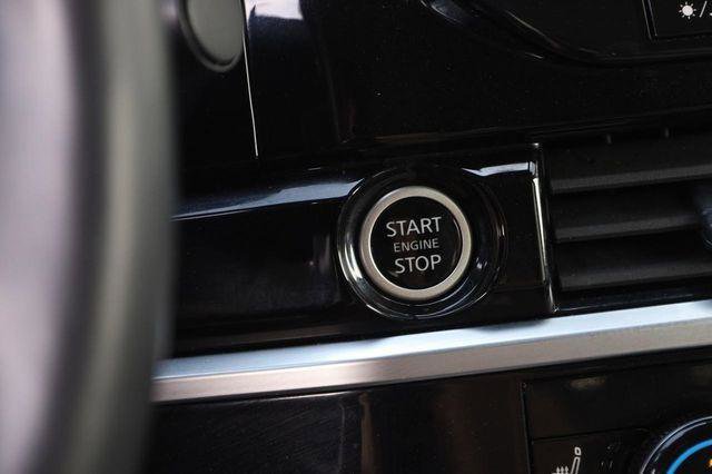 Used 2024 Nissan Pathfinder SL image 16