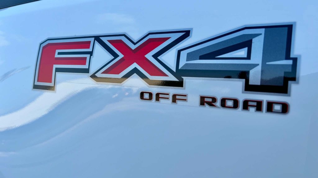 Used 2024 Ford Maverick Lariat w/ FX4 Off-Road Package AWD/4WD image 23