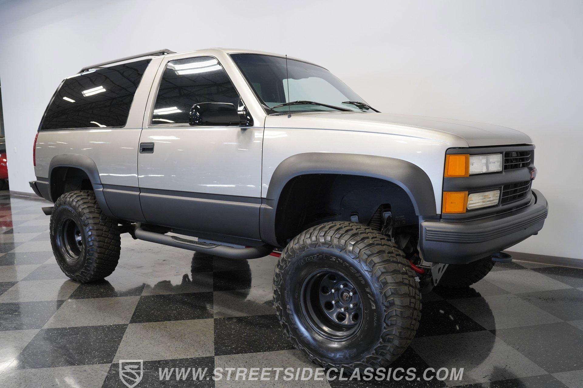 Used 1999 Chevrolet Tahoe 4WD 2-Door w/ Preferred Equipment Group image 16