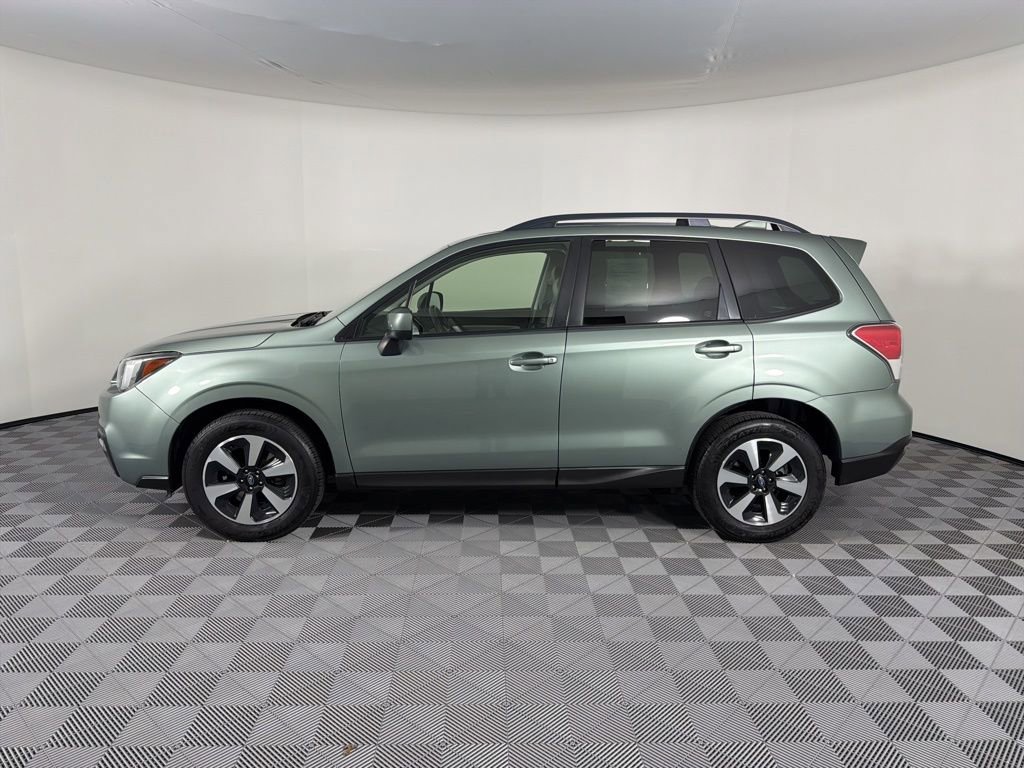 Used 2017 Subaru Forester 2.5i Premium w/ All-Weather Package image 5