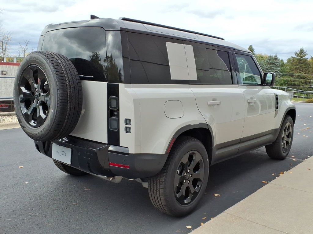 New 2026 Land Rover Defender 110 S AWD/4WD image 5