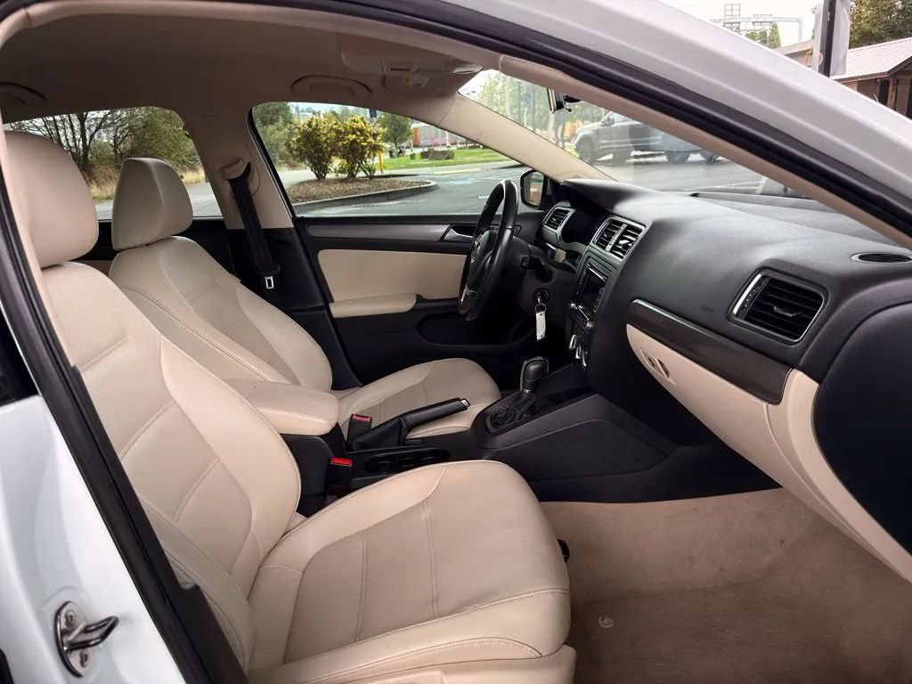 Used 2014 Volkswagen Jetta TDI FWD image 26