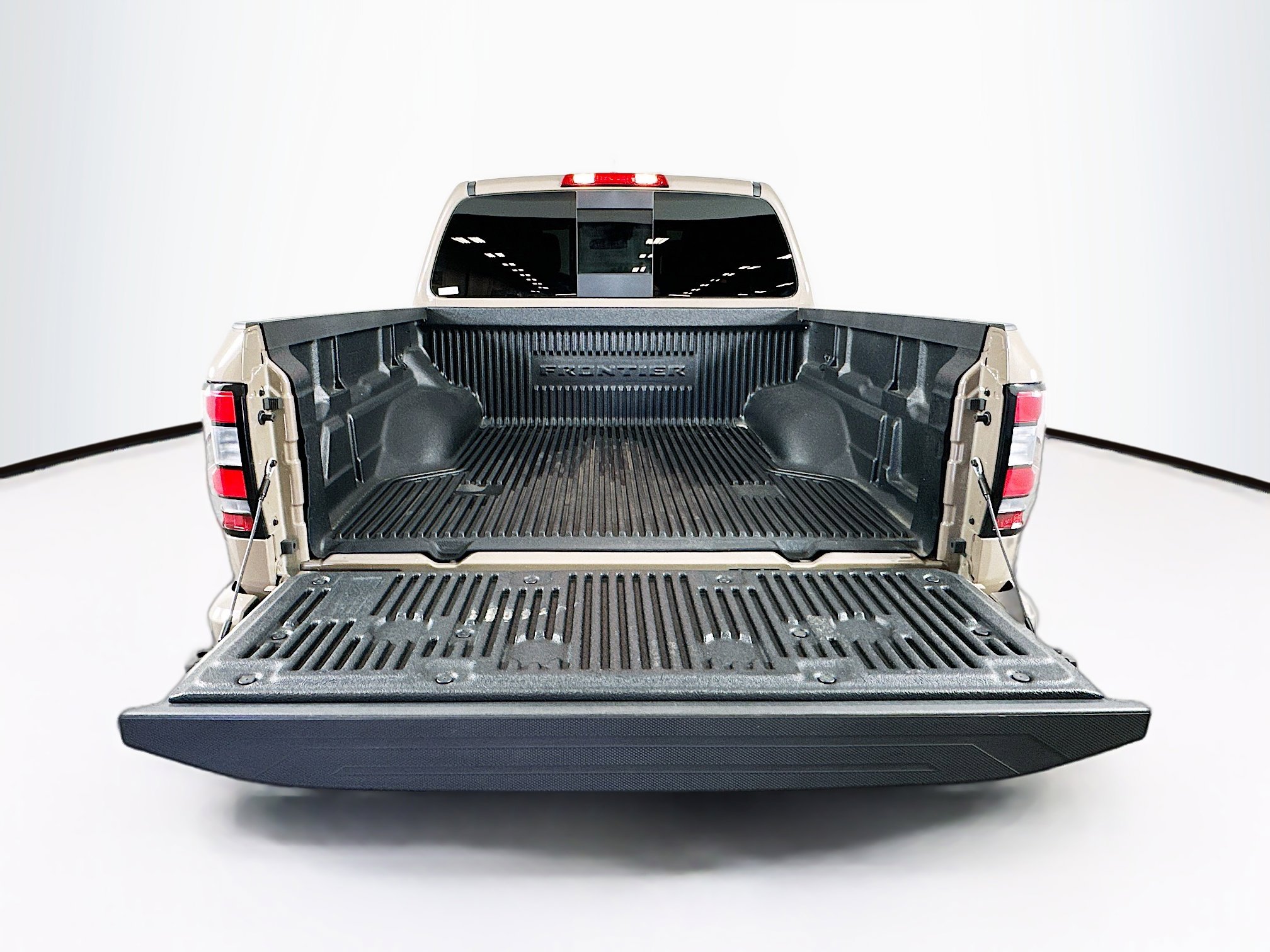 Used 2024 Nissan Frontier PRO-4X w/ Technology Package image 28