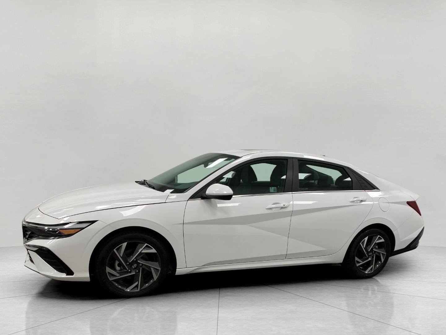 Certified 2024 Hyundai Elantra SEL w/ Convenience Package image 7