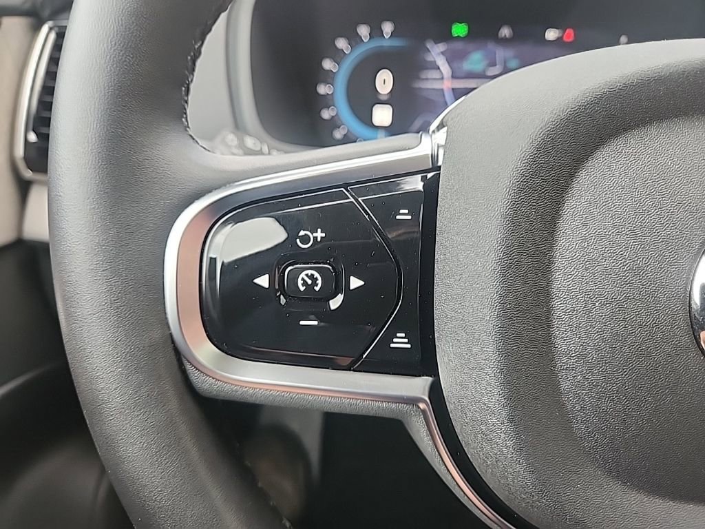 Certified 2025 Volvo XC90 B6 Ultra w/ Protection Package AWD/4WD image 13