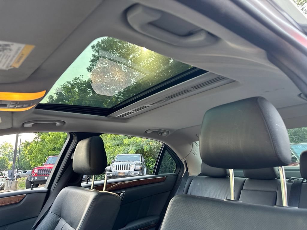 Used 2010 Mercedes-Benz E 550 Sedan image 13