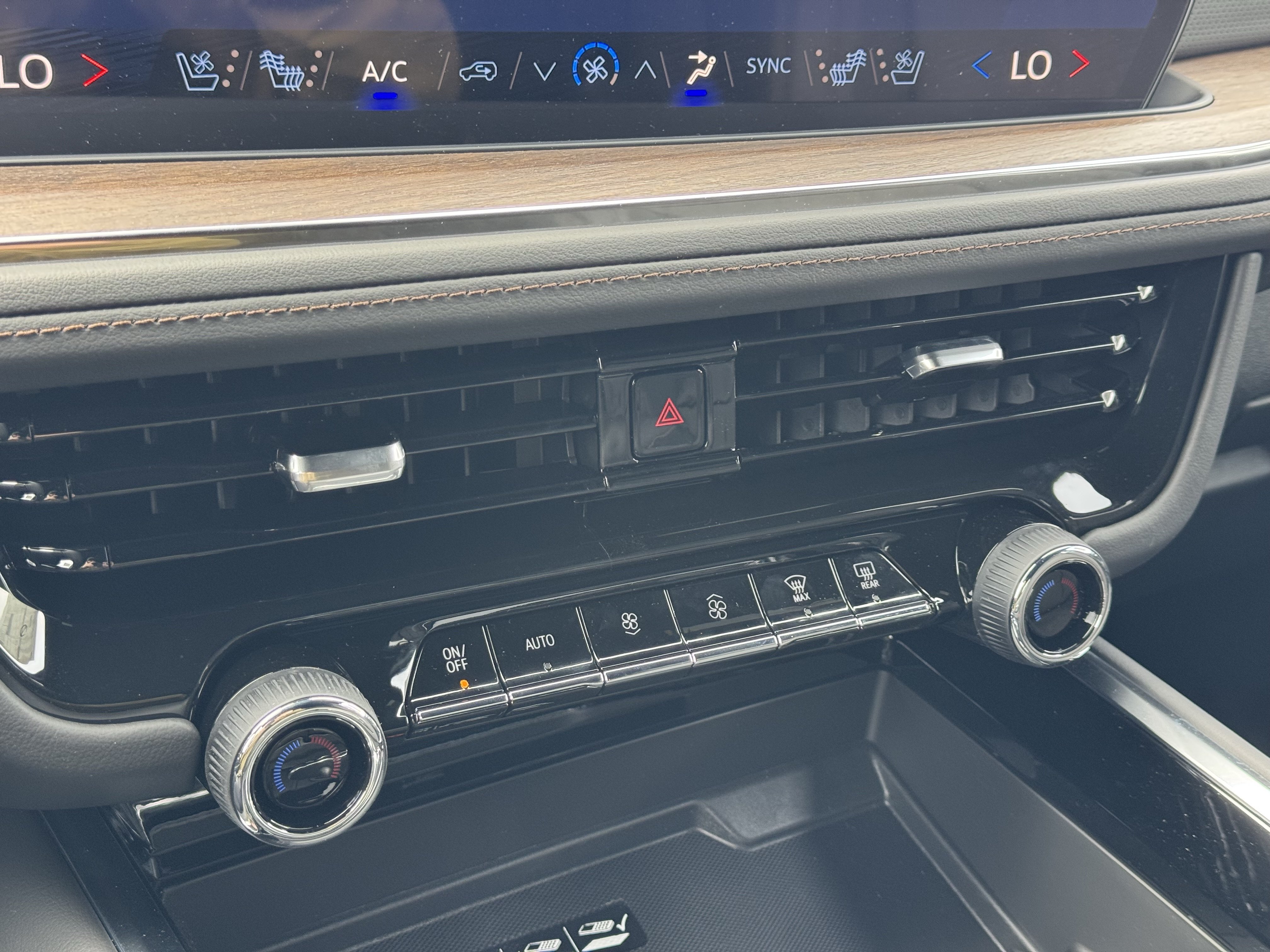 New 2026 Chevrolet Tahoe High Country AWD/4WD image 28