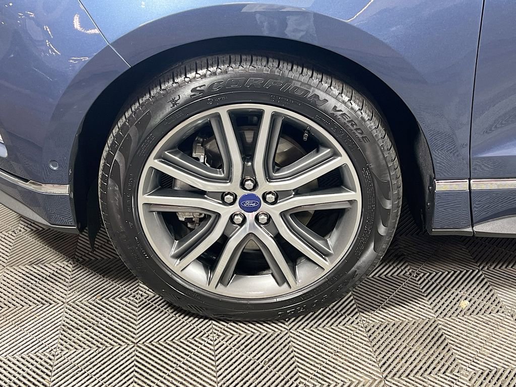 Used 2019 Ford Edge Titanium w/ Equipment Group 301A AWD/4WD image 28