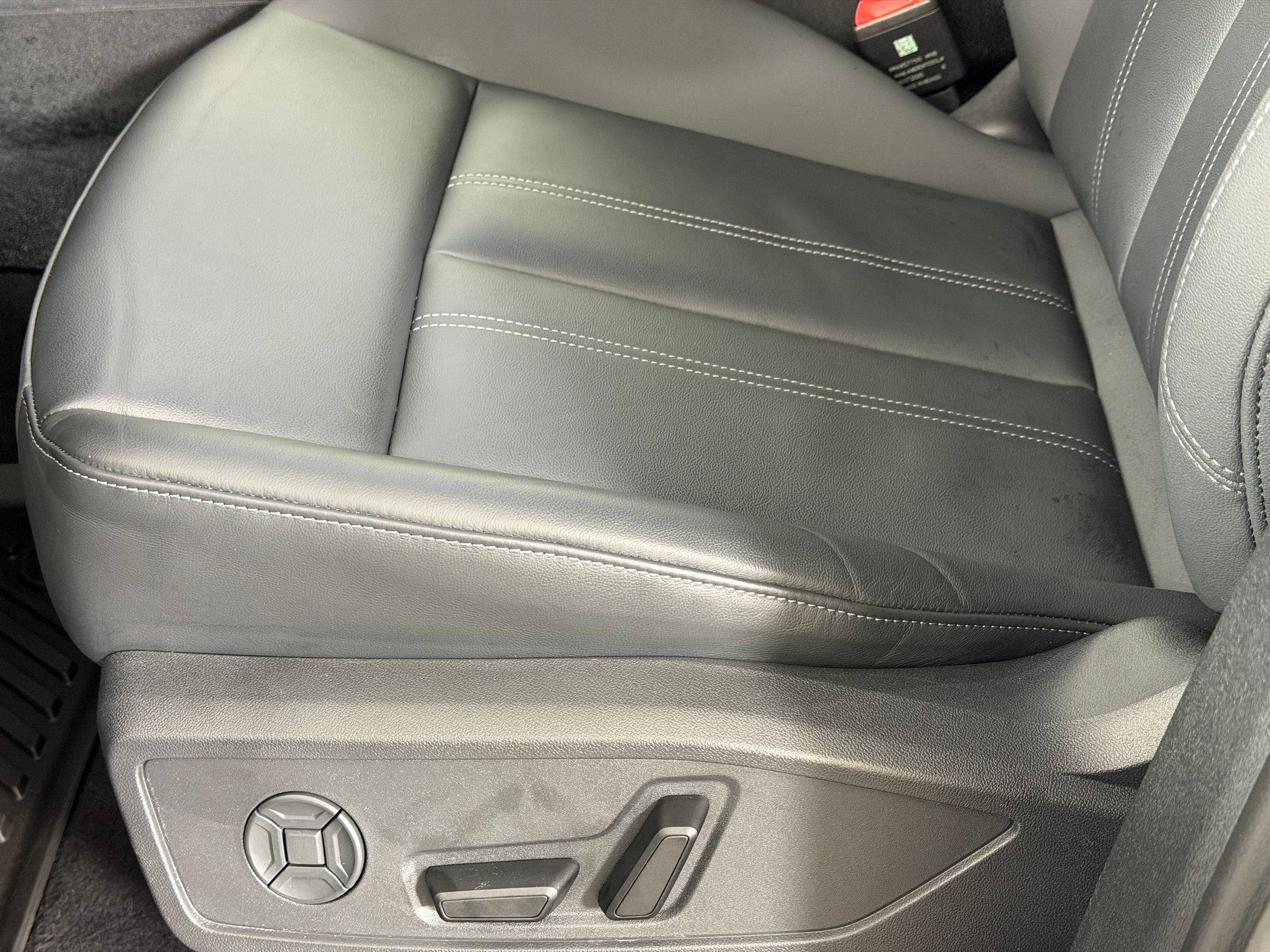 Used 2025 Audi Q5 Premium Plus w/ Premium Plus AWD/4WD image 15