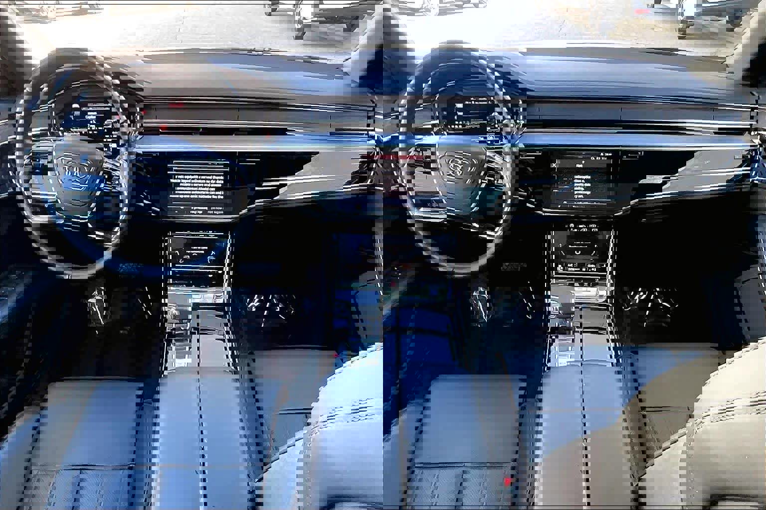 Used 2023 Audi A8 L 3.0T image 15