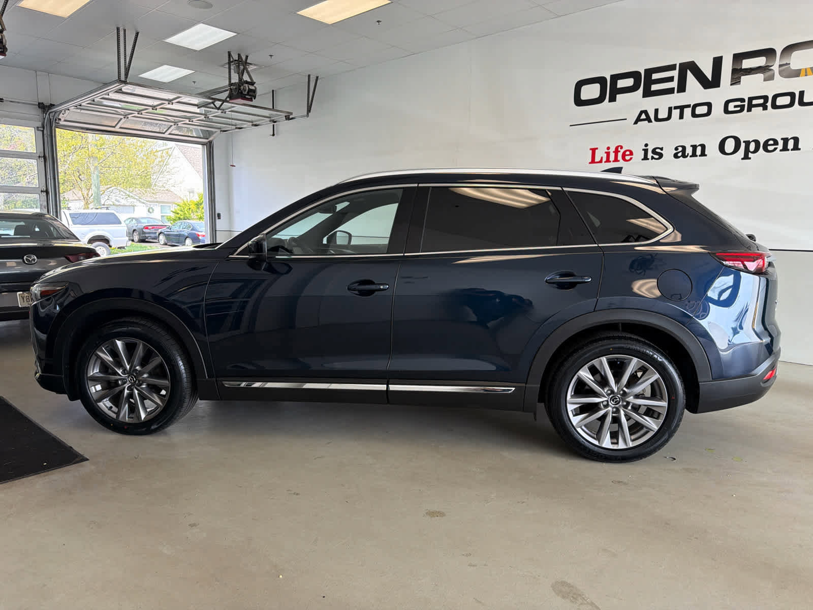 Certified 2021 MAZDA CX-9 Grand Touring AWD/4WD image 2