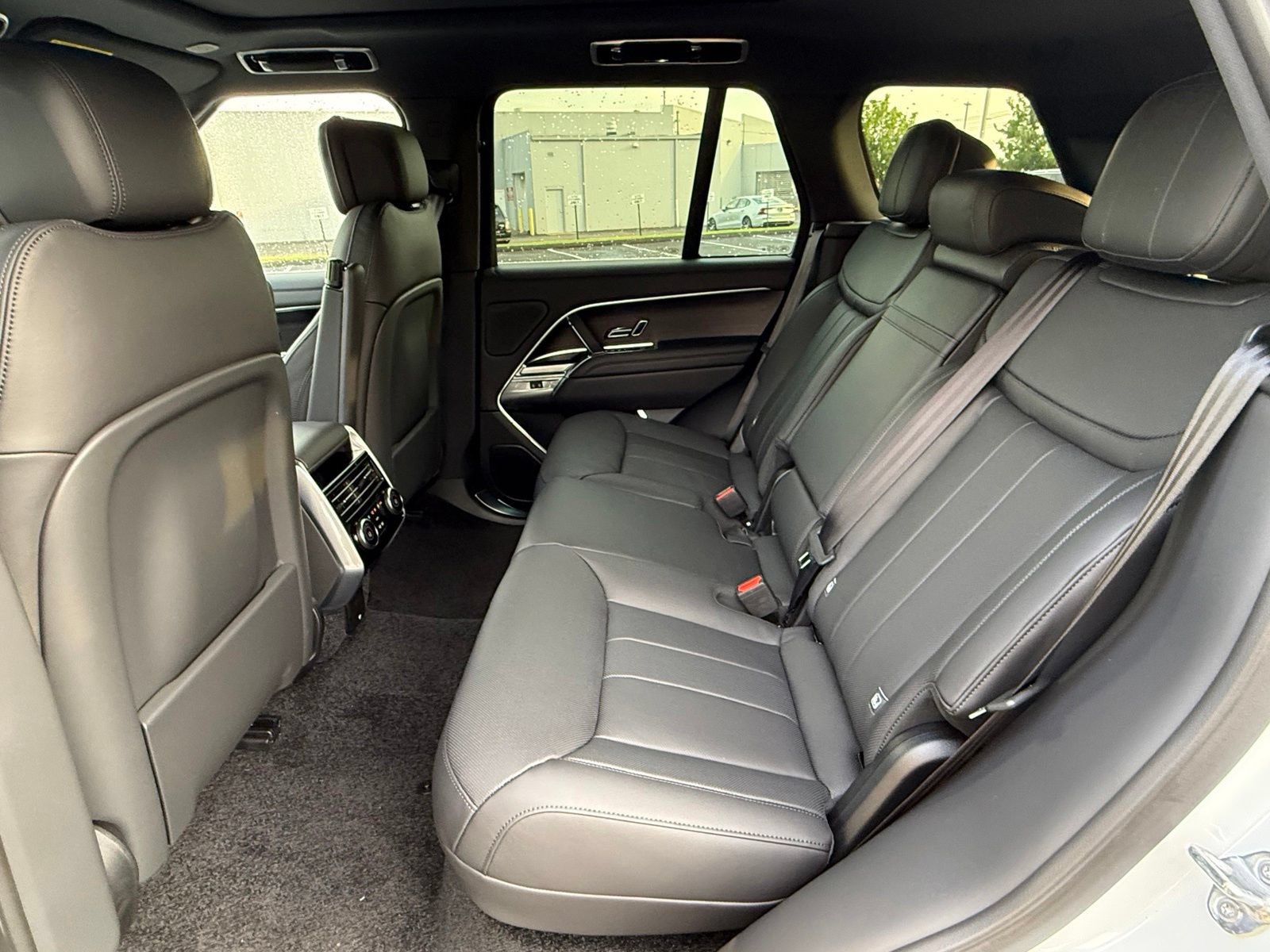 New 2026 Land Rover Range Rover SE AWD/4WD image 16