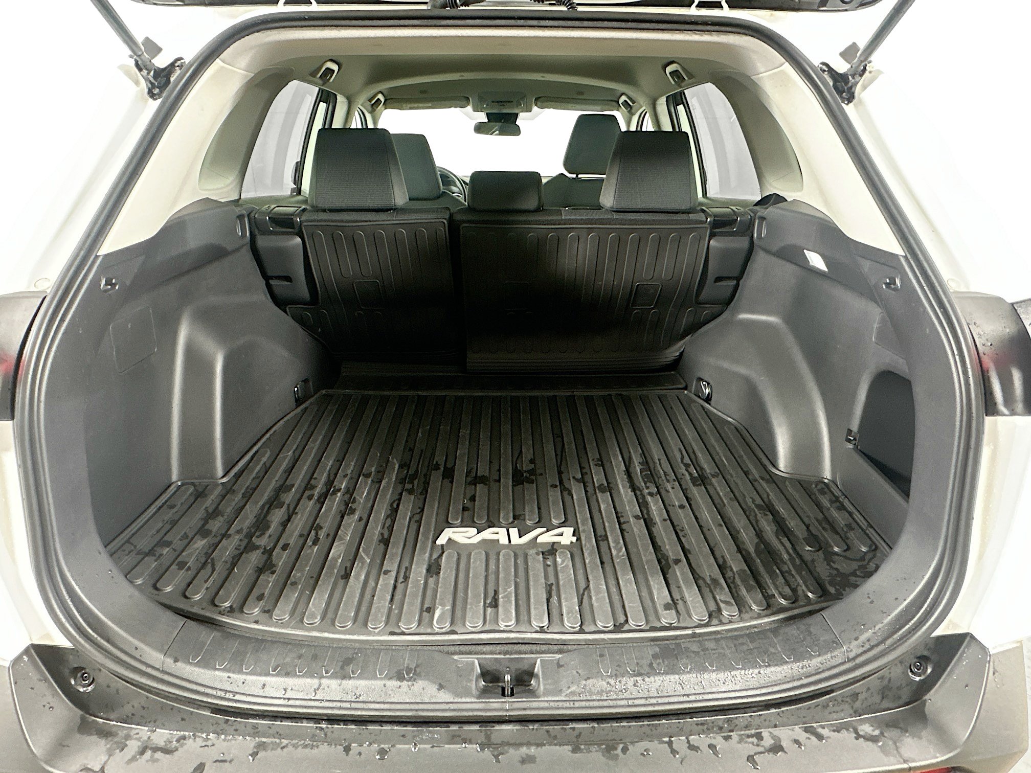 Used 2025 Toyota RAV4 LE FWD image 28