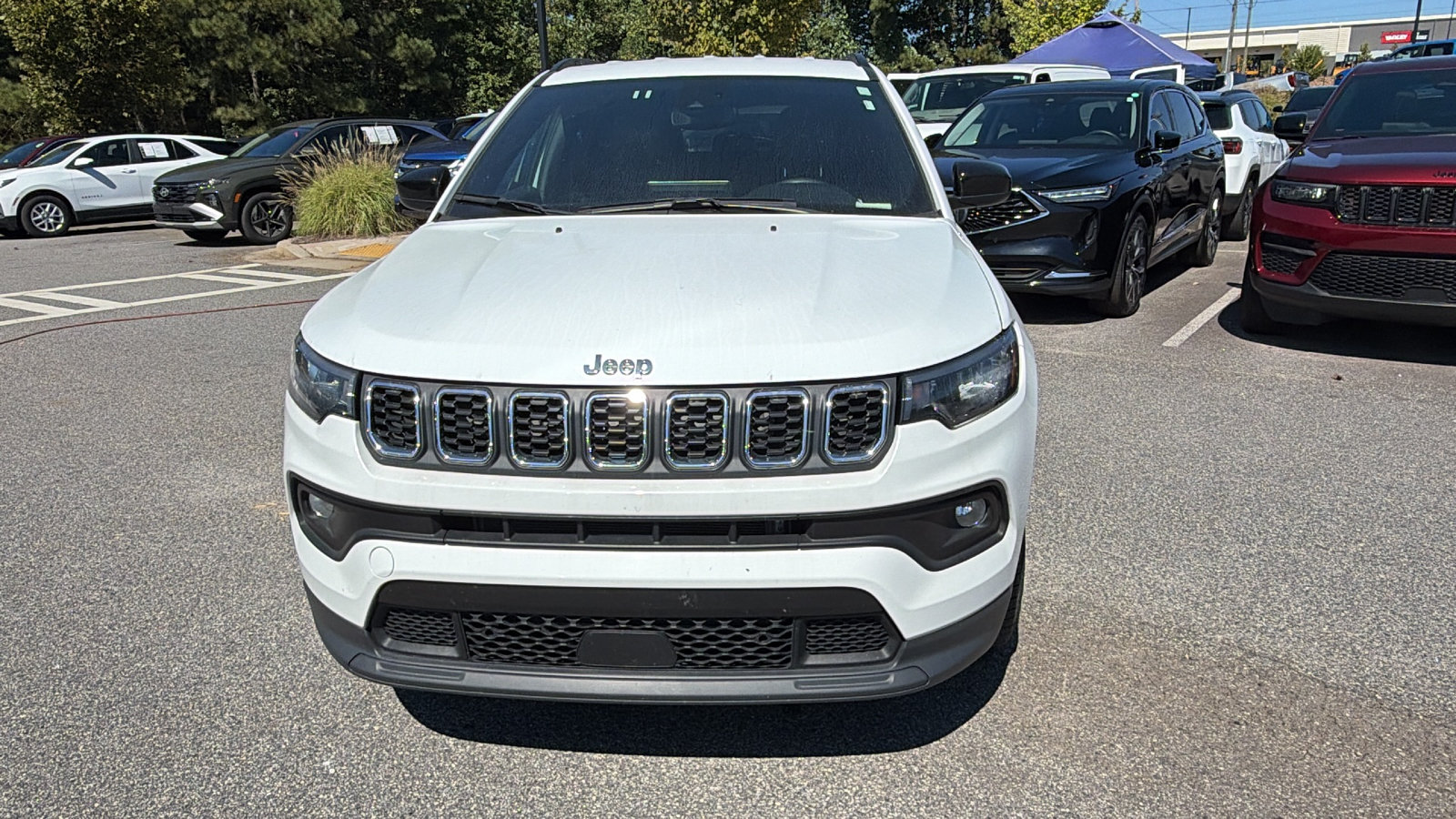 Used 2024 Jeep Compass Latitude AWD/4WD image 3