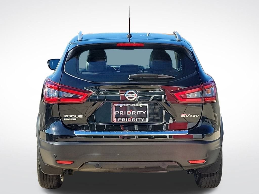 Used 2022 Nissan Rogue Sport SV w/ Technology Package image 4
