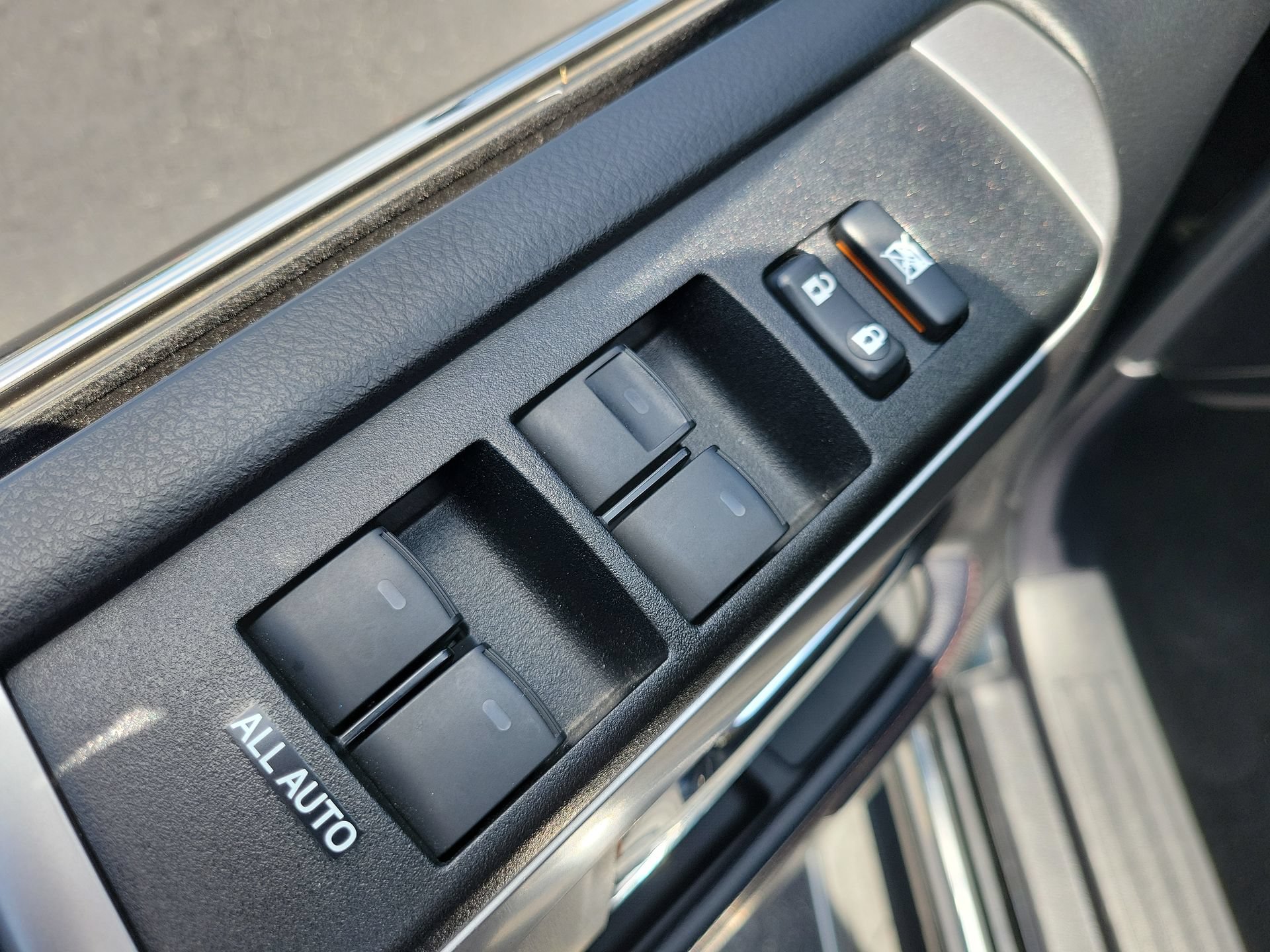 Used 2022 Toyota 4Runner Limited AWD/4WD image 18