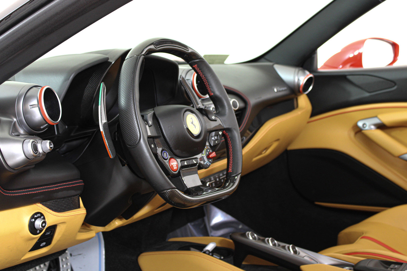 Certified 2022 Ferrari F8 Tributo RWD image 45