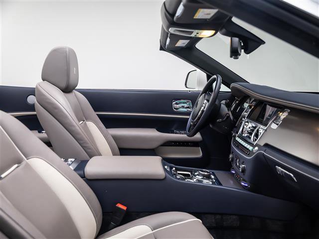 Used 2020 Rolls-Royce Dawn RWD image 39