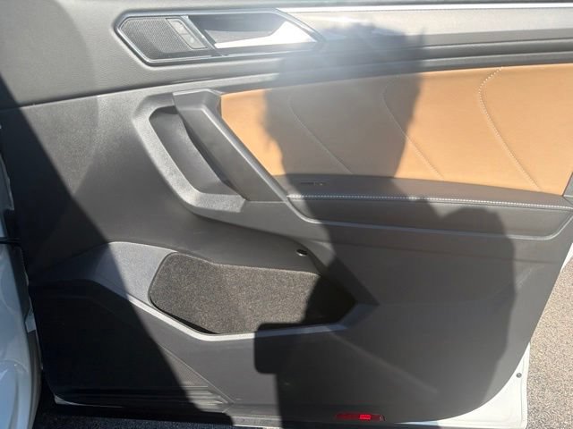 Used 2023 Volkswagen Tiguan SE R-Line AWD/4WD image 30