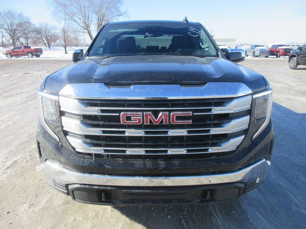 New 2026 GMC Sierra 1500 SLE image 11