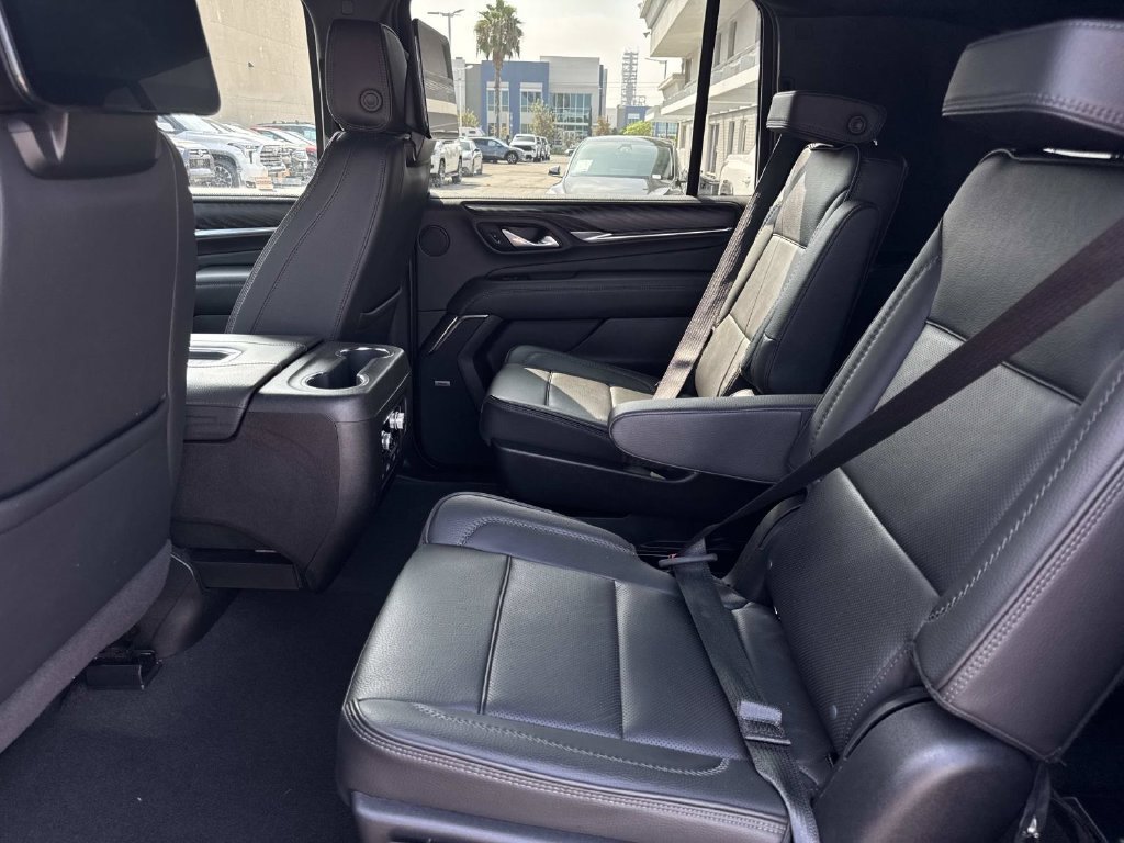 Used 2024 GMC Yukon XL Denali w/ Advanced Technology Package RWD image 14