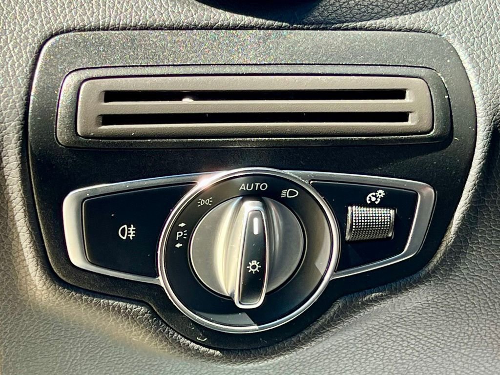 Certified 2022 Mercedes-Benz GLC 300 4MATIC image 23