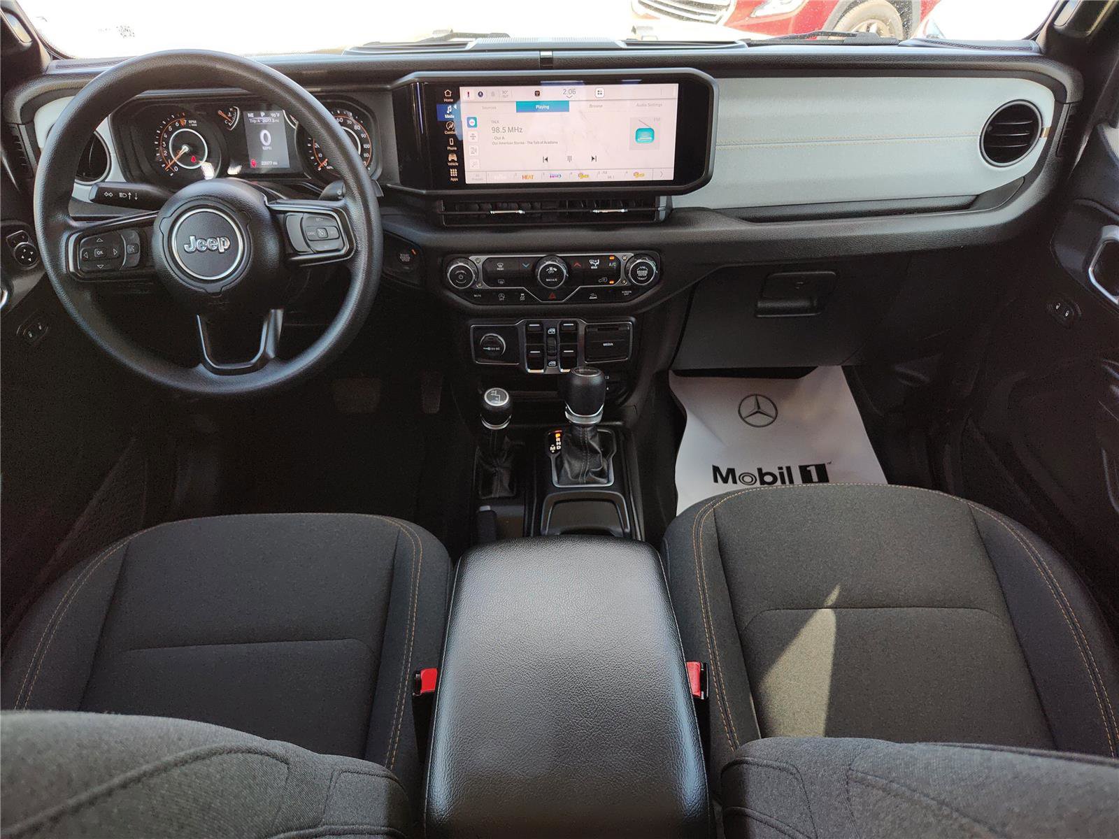 Used 2025 Jeep Gladiator Sport image 19