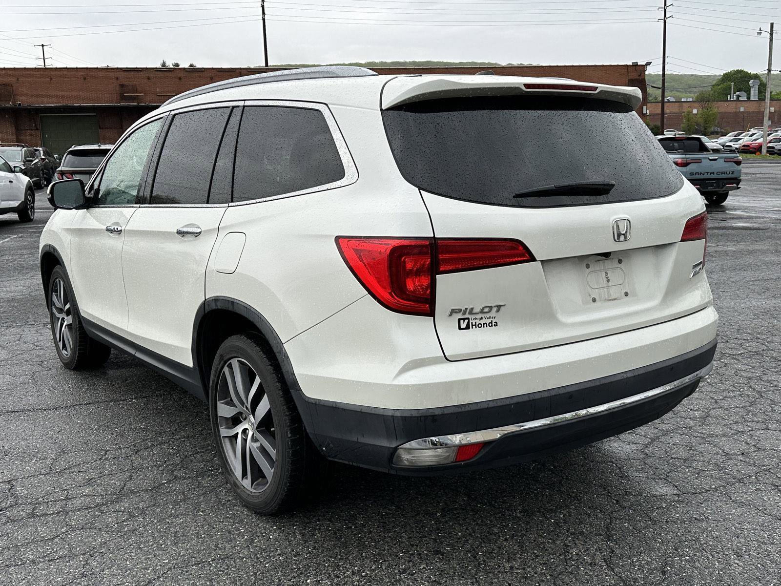 Used 2017 Honda Pilot Touring image 6