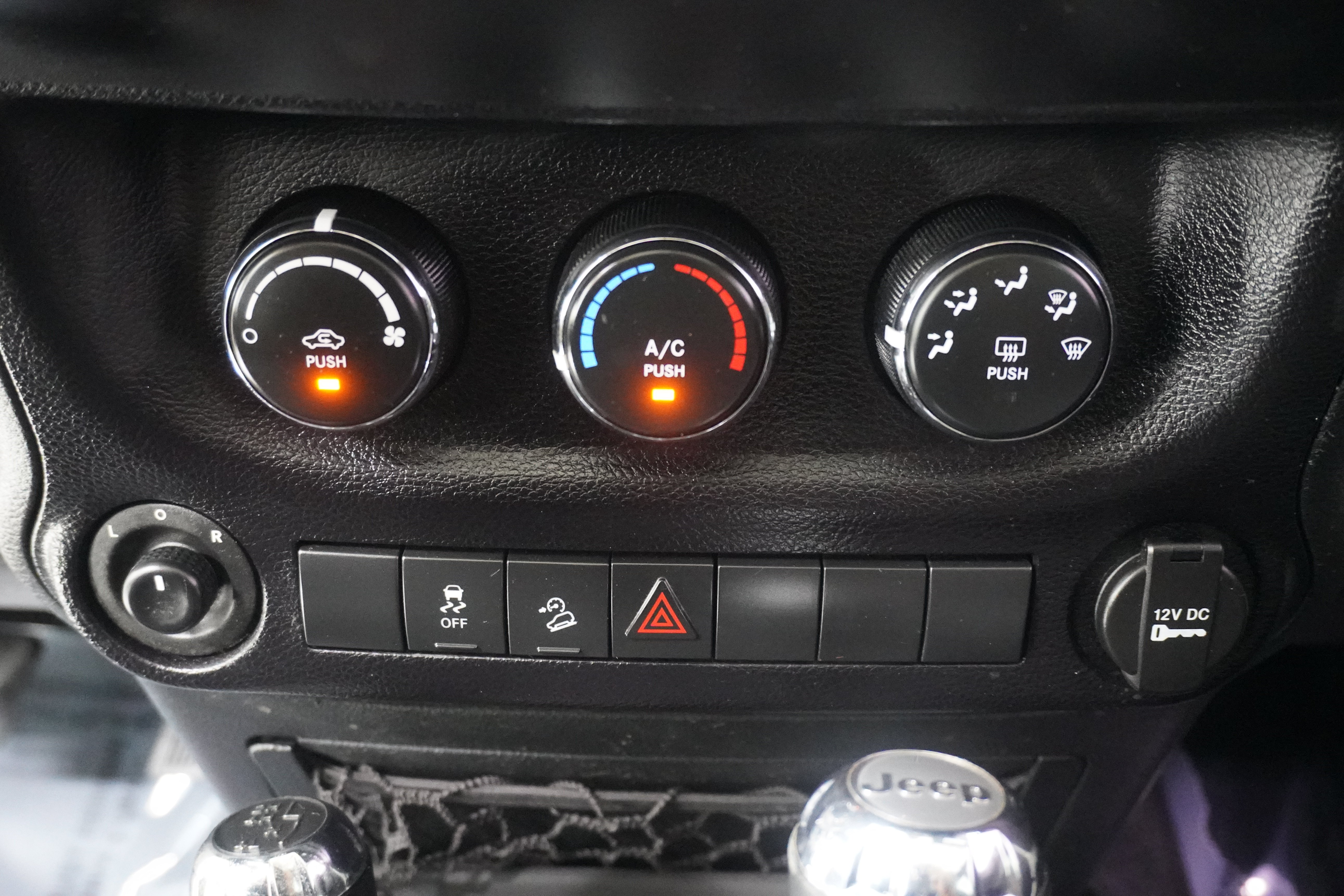 Used 2015 Jeep Wrangler Unlimited Sport w/ Quick Order Package 24S AWD/4WD image 16