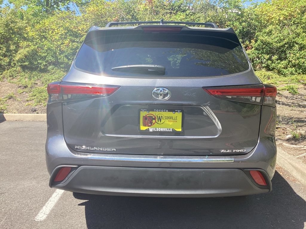 Used 2023 Toyota Highlander XLE AWD/4WD image 21