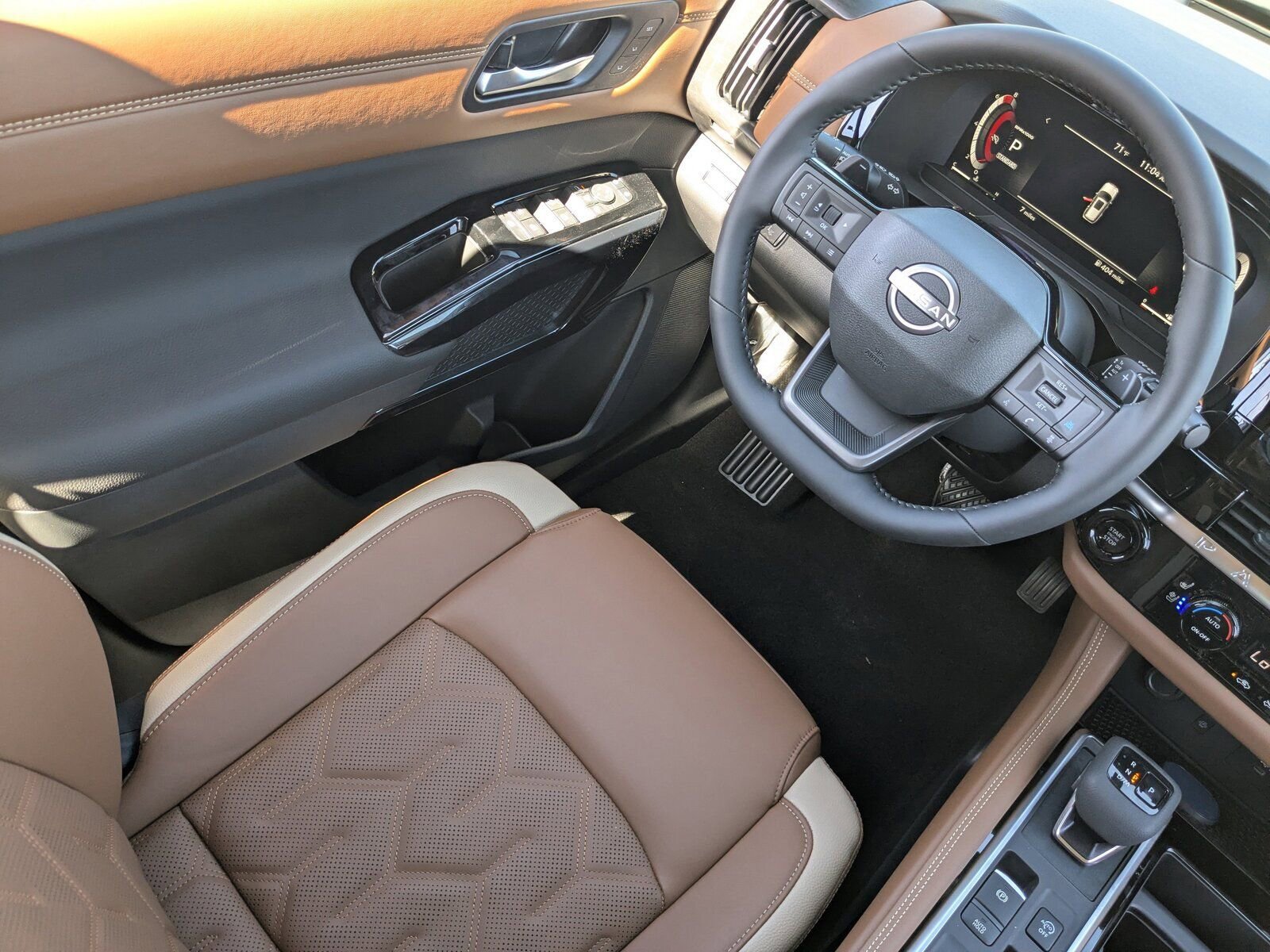 New 2026 Nissan Pathfinder Platinum FWD image 18