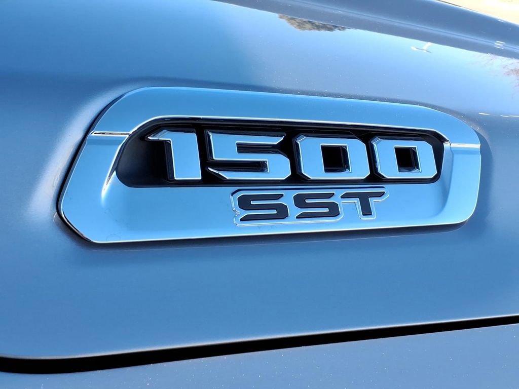 Used 2025 RAM 1500 Laramie image 4