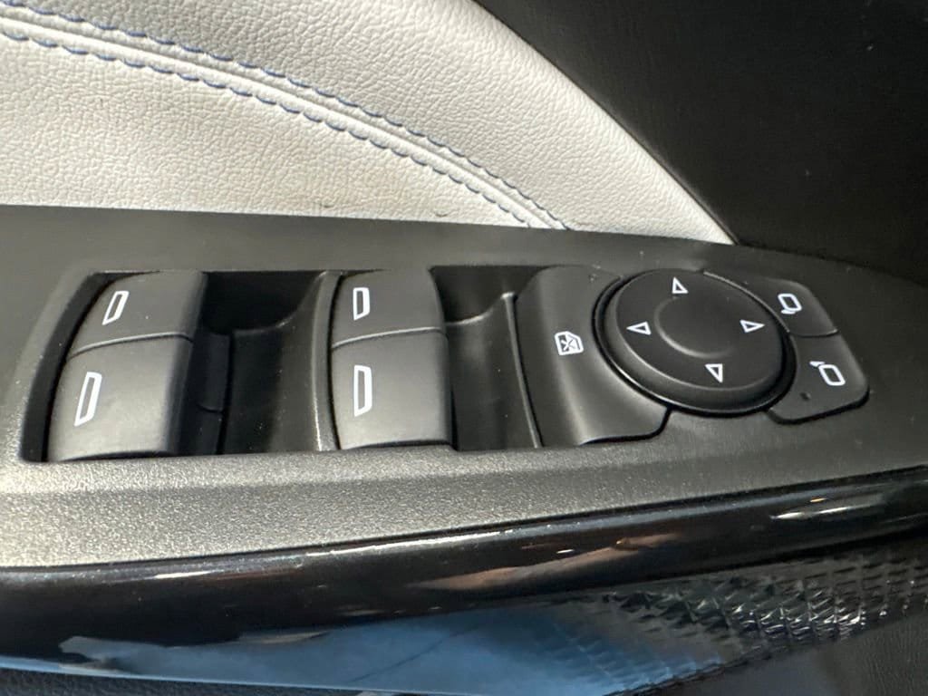 Certified 2025 Chevrolet Trax LT FWD image 22