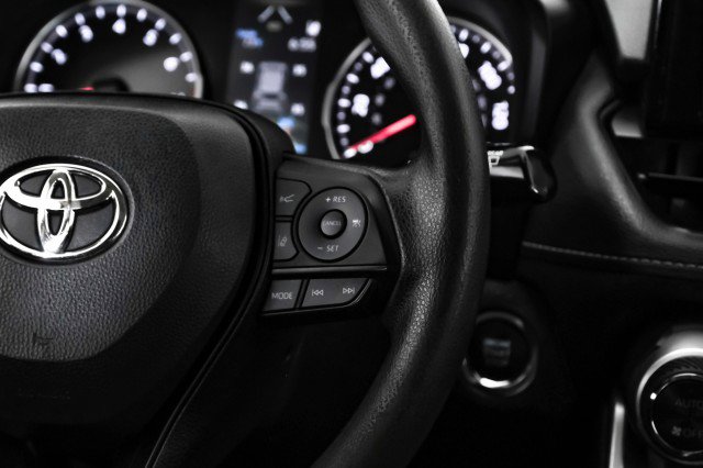 Used 2022 Toyota RAV4 XLE AWD/4WD image 17