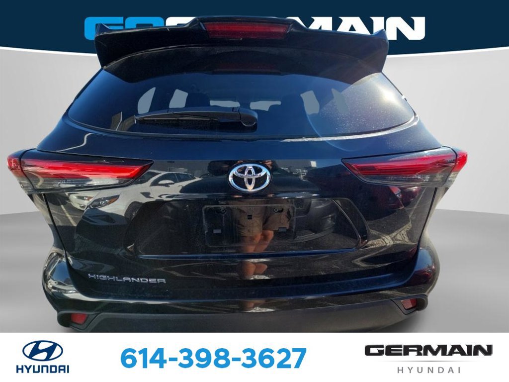 Used 2023 Toyota Highlander L FWD image 8
