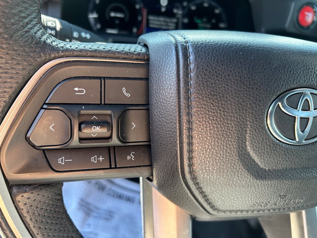 Used 2025 Toyota Tacoma TRD Sport AWD/4WD image 23