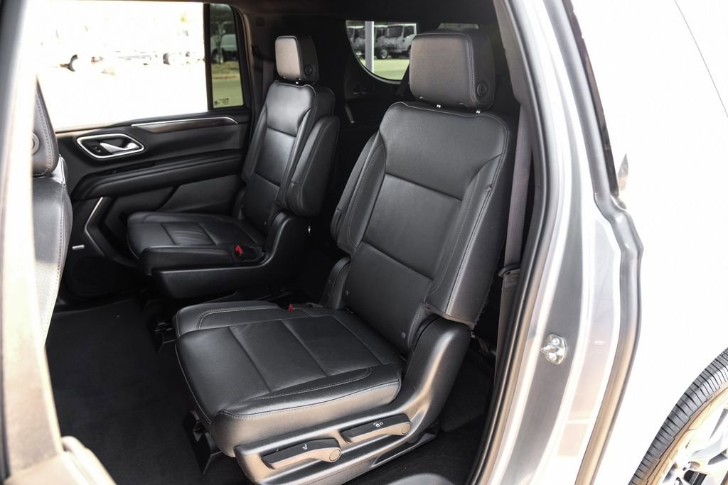 Used 2022 Chevrolet Suburban LT w/ Luxury Package image 42