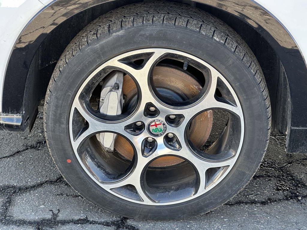 Used 2024 Alfa Romeo Tonale Ti image 9