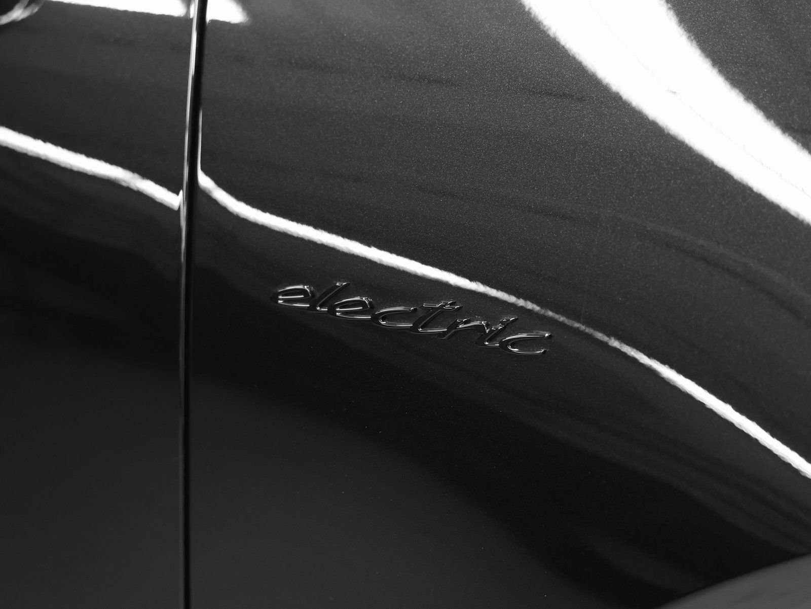 New 2025 Porsche Macan Turbo Electric AWD/4WD image 15