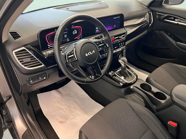 Used 2025 Kia Seltos S image 16